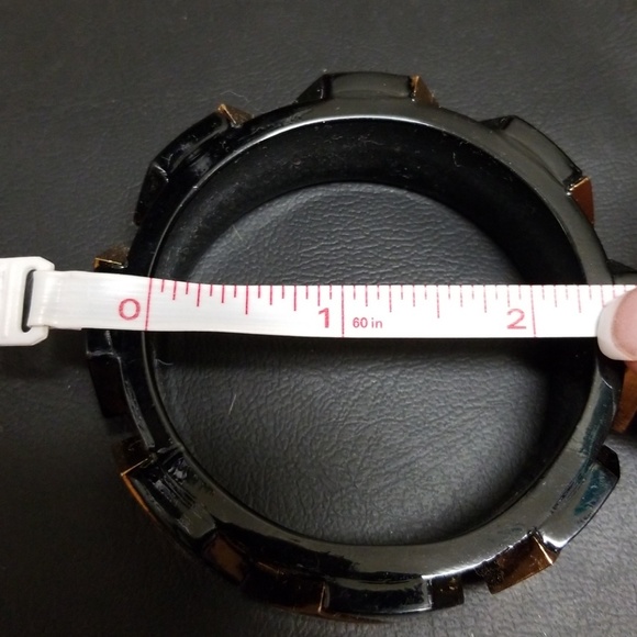 Tory Burch two toned hexagonal bangle - Picture 5 of 5